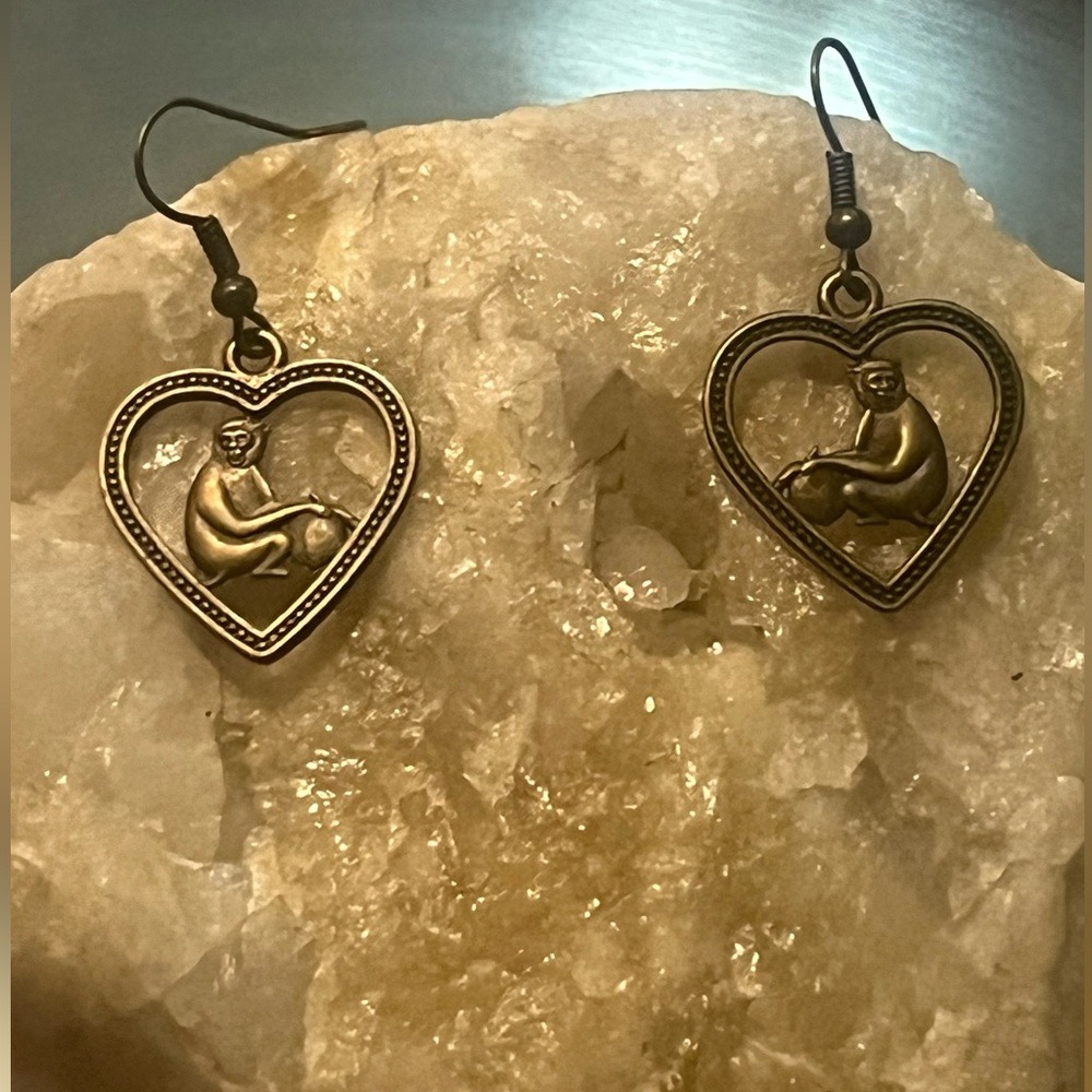 Year Of The Monkey Chinese Zodiac Birth Sign Rustic Boho Heart Earrings Gift-New - Picture 2 of 4